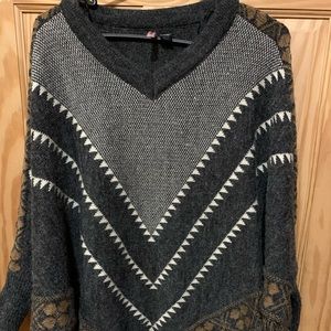 LOVE BY DESIGN V neck poncho